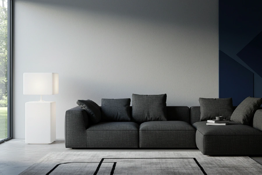 آباژور کنار مبل راحتی